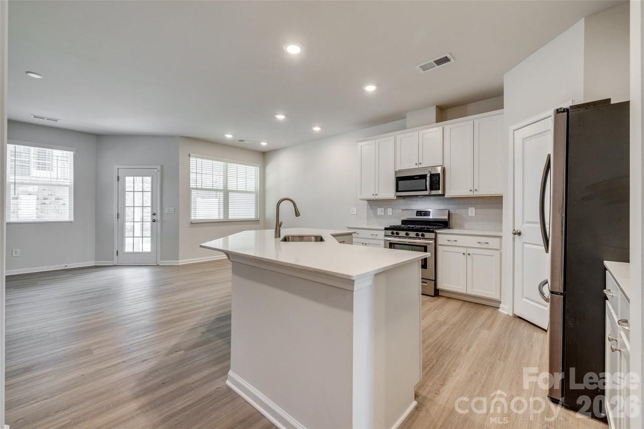 807 Gable Oak Ln - Photo 4 of 39
