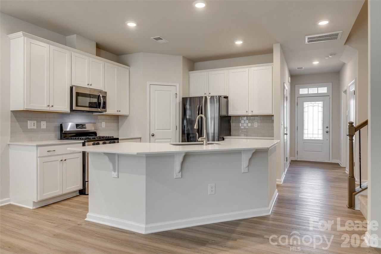 807 Gable Oak Ln - Photo 5 of 39
