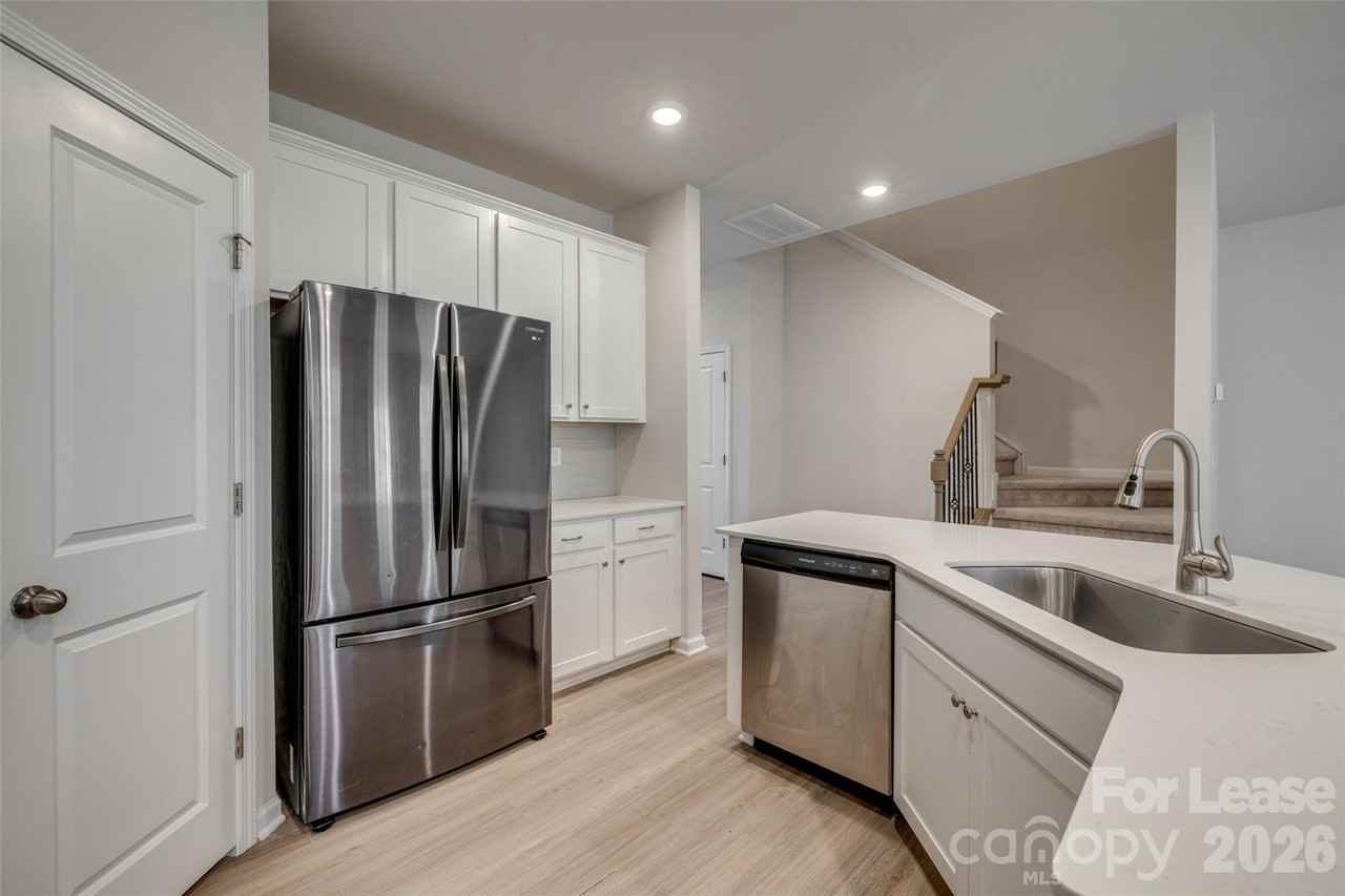 807 Gable Oak Ln - Photo 6 of 39