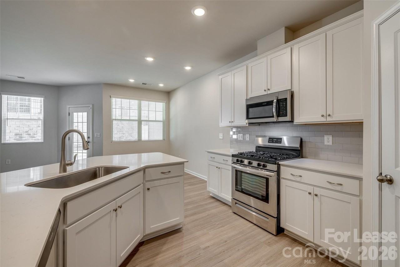 807 Gable Oak Ln - Photo 7 of 39