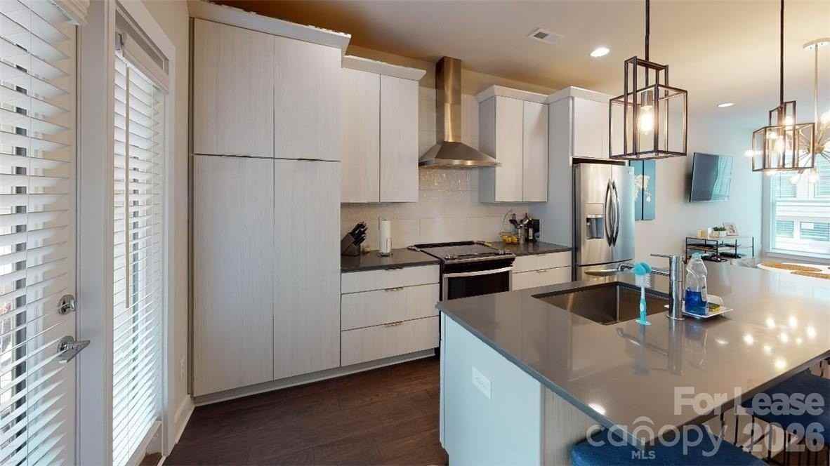 244 Uptown West Dr - Photo 4 of 20