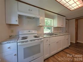 922 S Meeting St - Photo 1 of 1