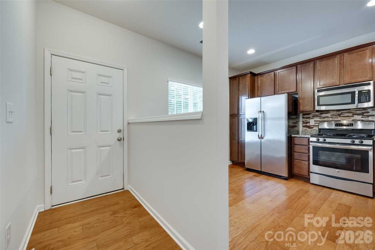 1430 Harpers Inlet Dr - Photo 3 of 30