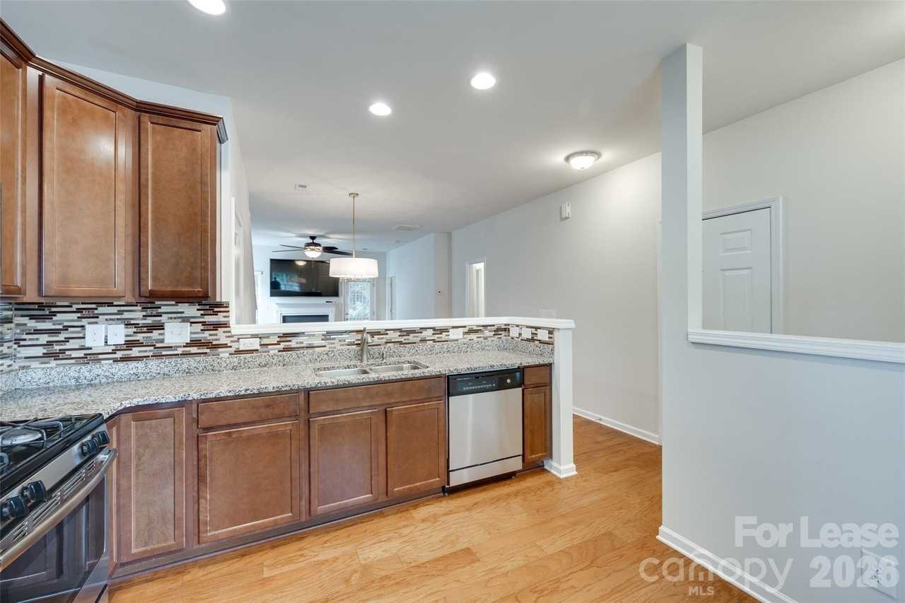 1430 Harpers Inlet Dr - Photo 6 of 30