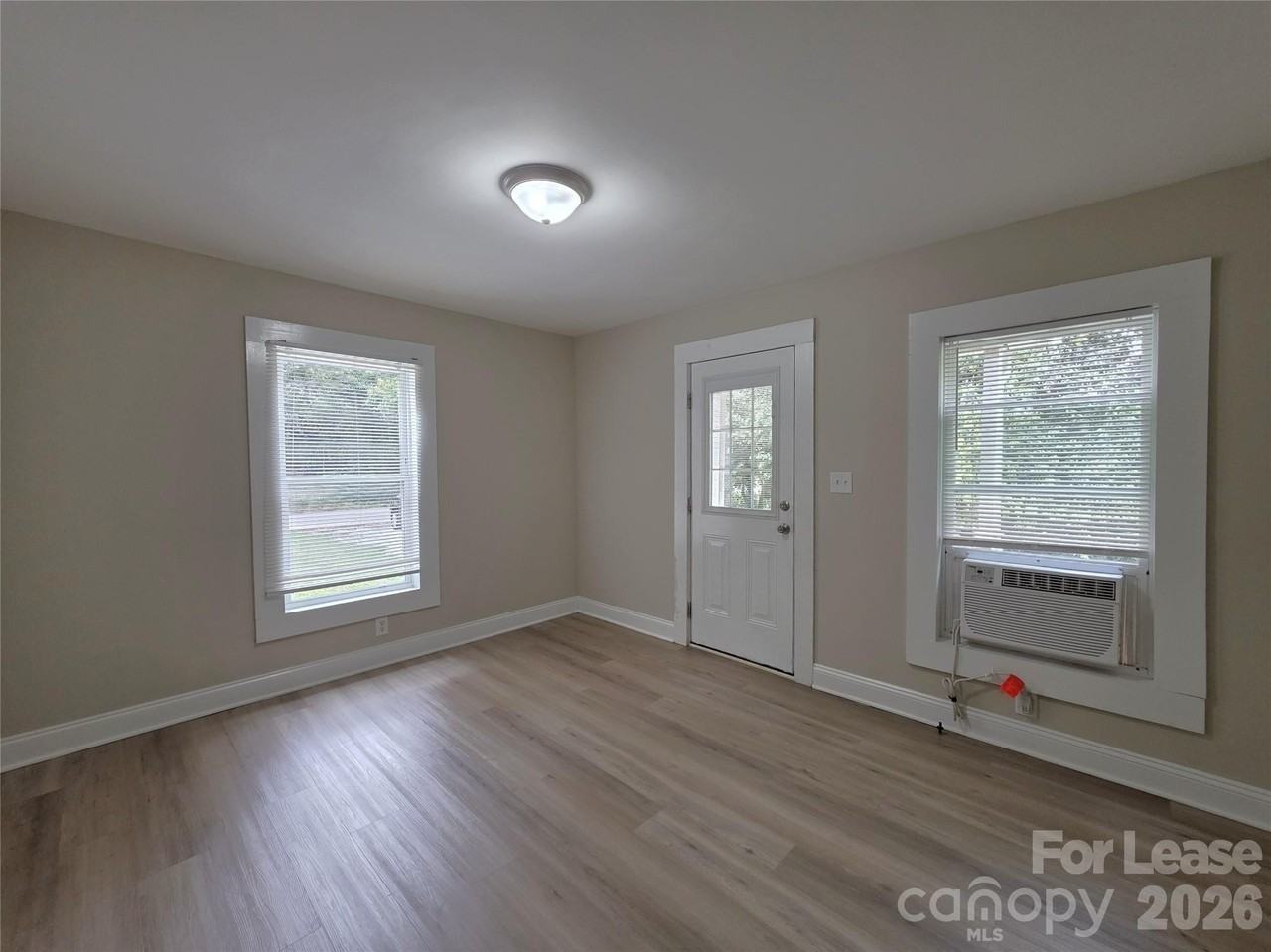 1417 Oakshade Ave - Photo 3 of 18