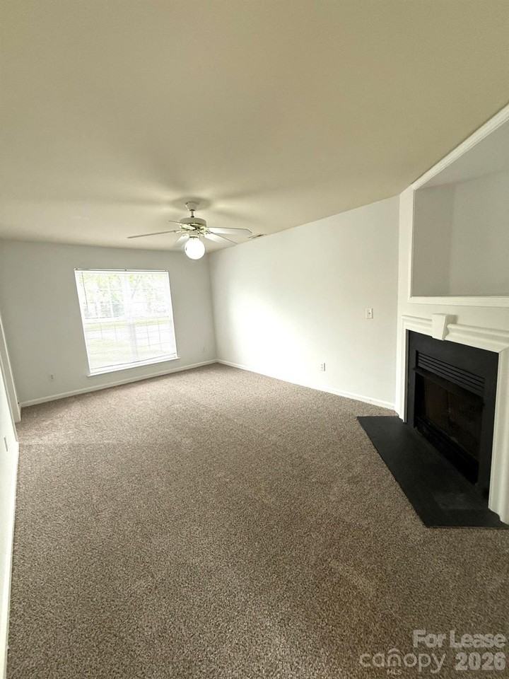 4417 Cades Cove Dr - Photo 5 of 22