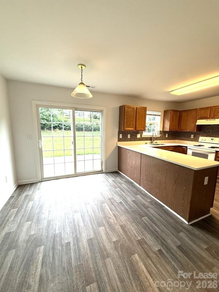 4417 Cades Cove Dr - Photo 7 of 22