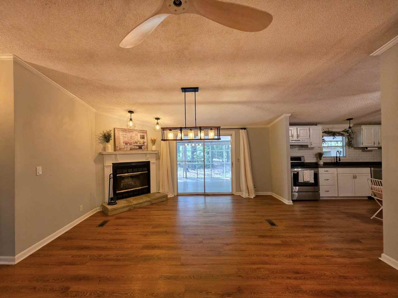 7271 George Washington Ln - Photo 3 of 31