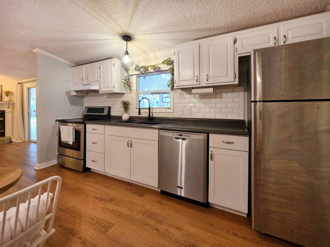 7271 George Washington Ln - Photo 5 of 31
