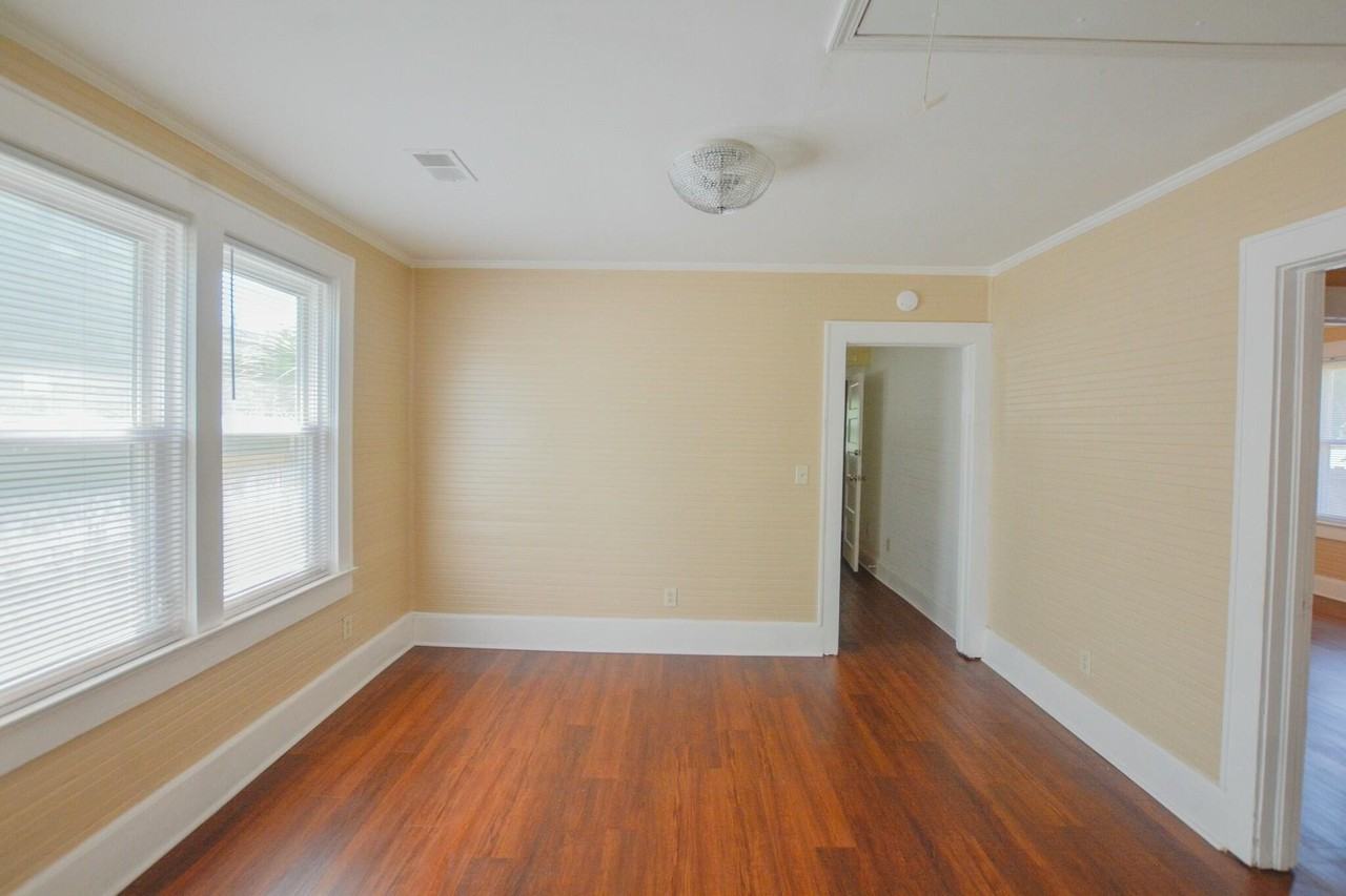 2041 Groveland Ave - Photo 5 of 19