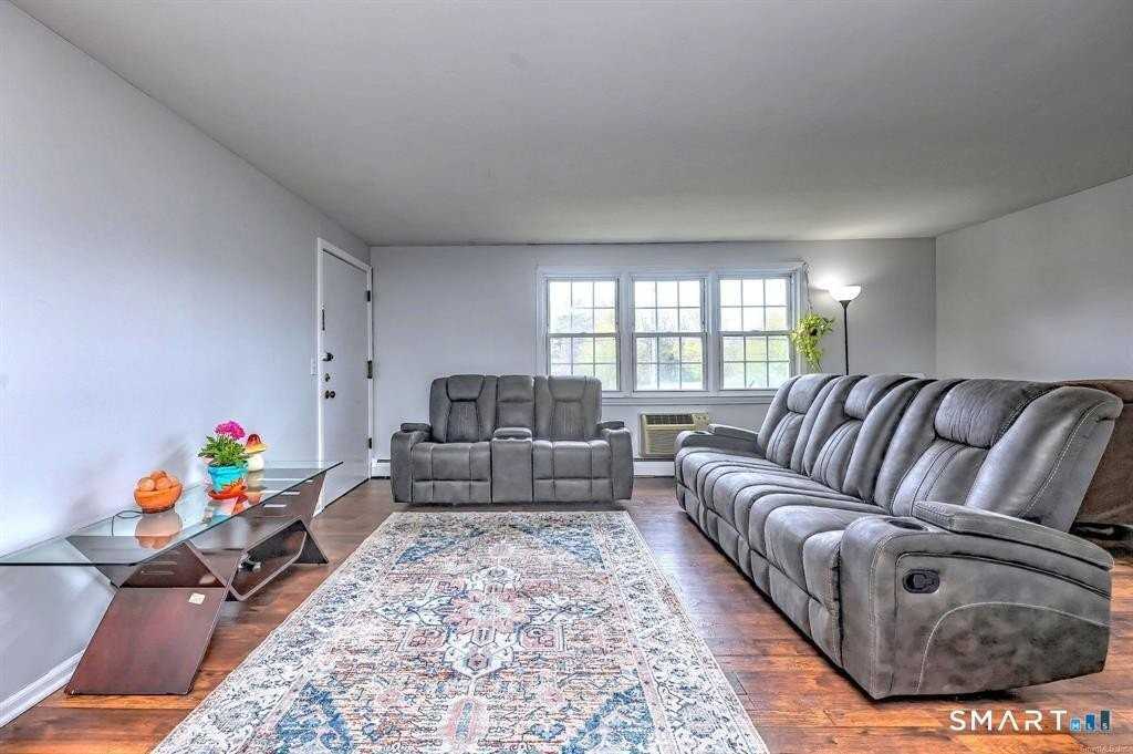 1254 Farmington Ave #C - Photo 5 of 19