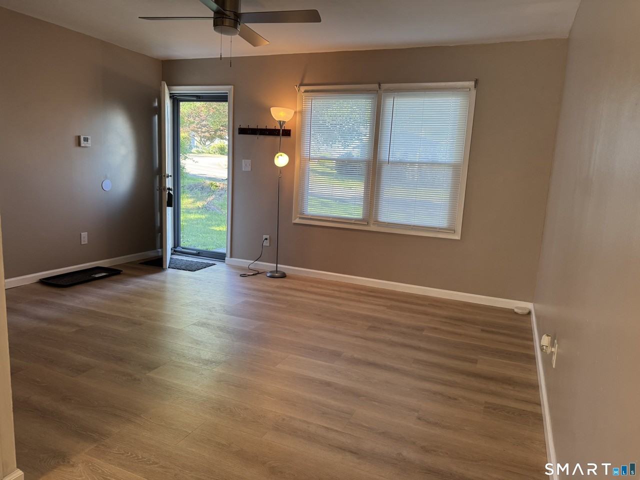 5 Webster Dr - Photo 4 of 20