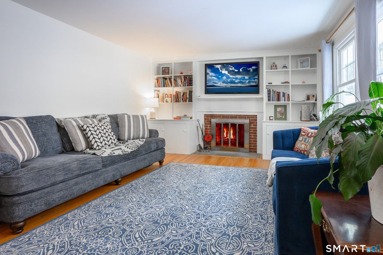76 N Kent Rd - Photo 3 of 20