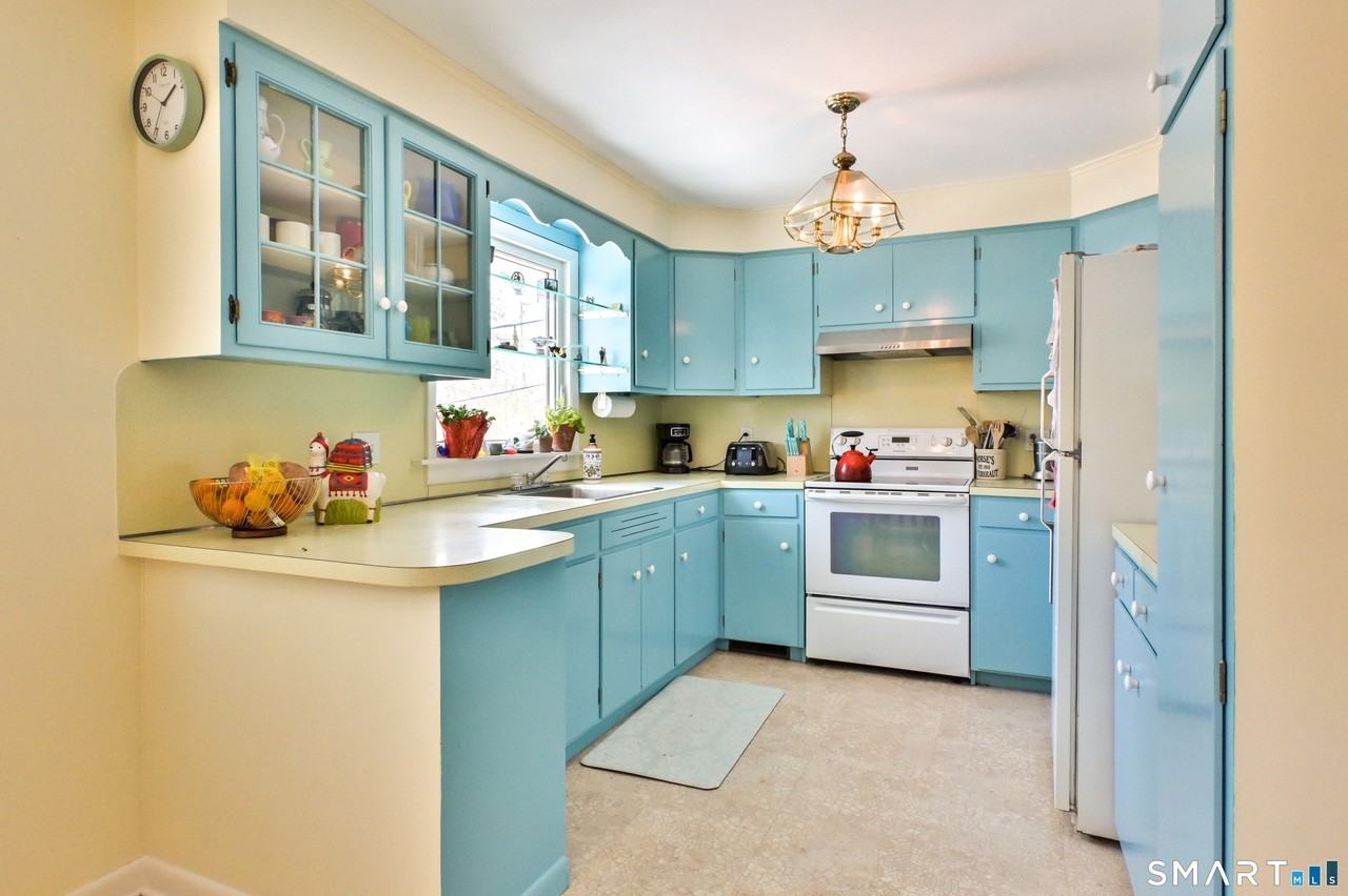 76 N Kent Rd - Photo 6 of 20