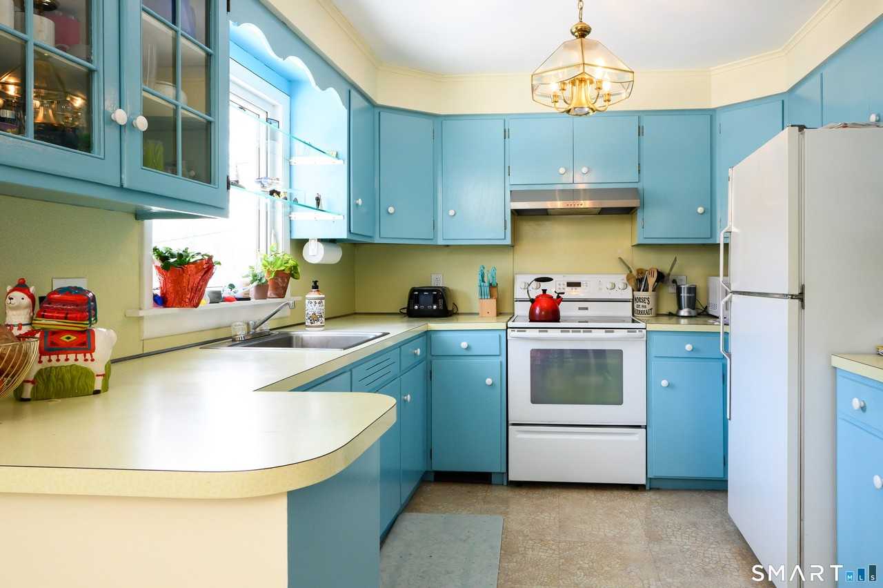 76 N Kent Rd - Photo 7 of 20