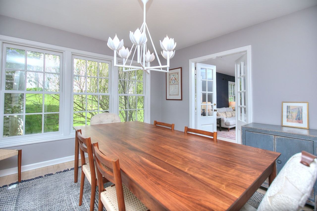 11 Treadwell Ave - Photo 7 of 39