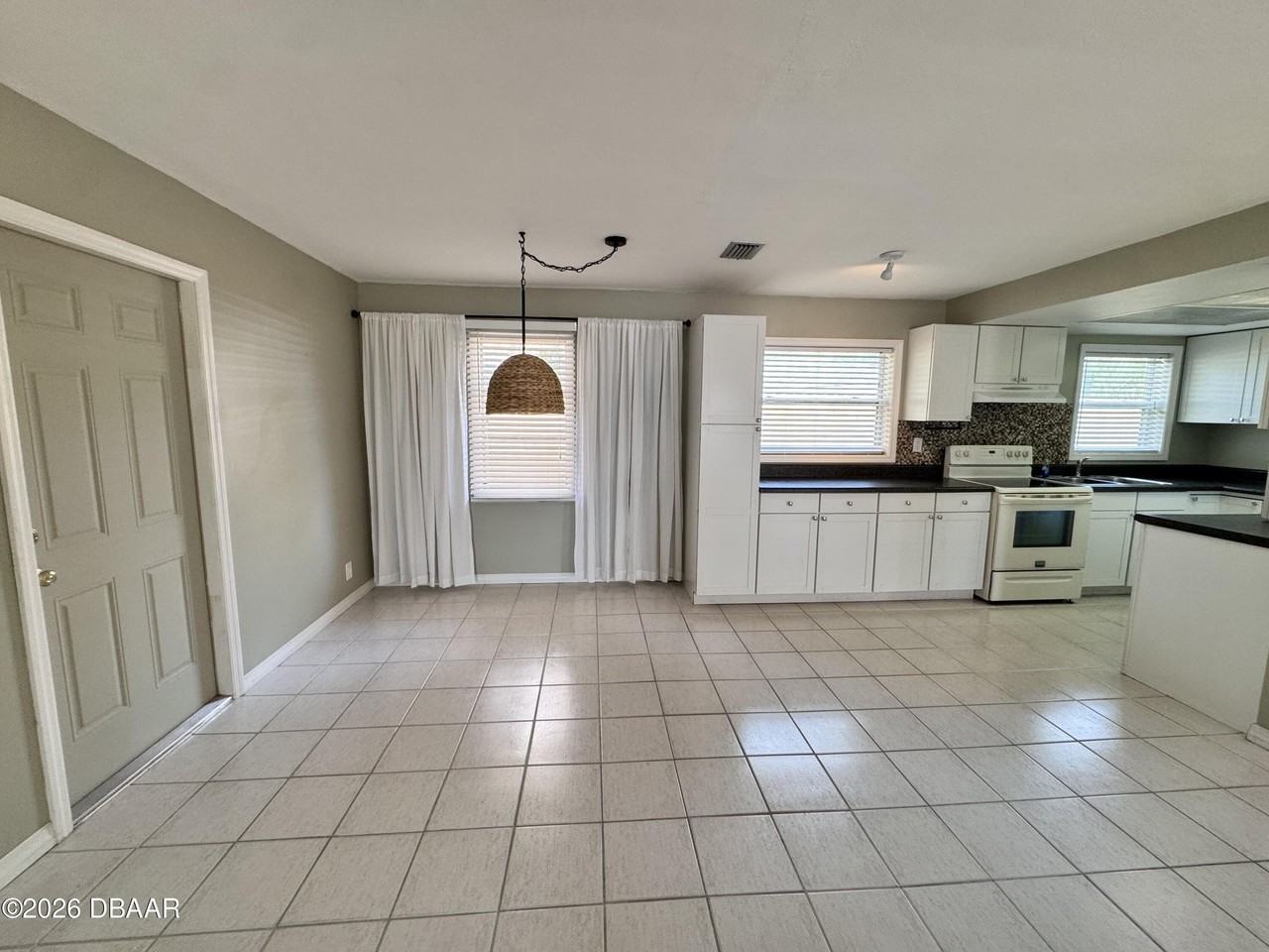 302 Fox Pl - Photo 3 of 25