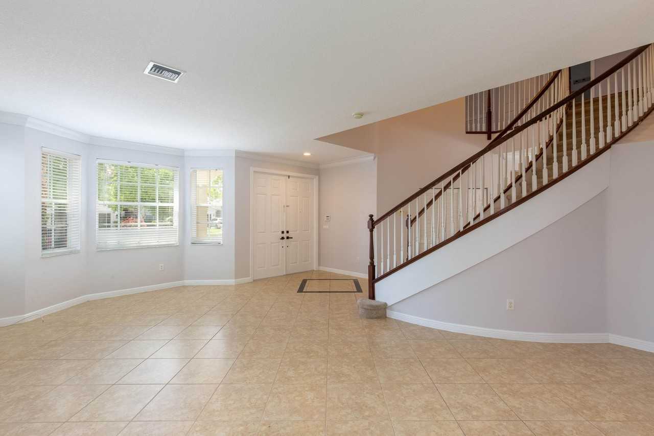 2316 Waburton Ter - Photo 4 of 27