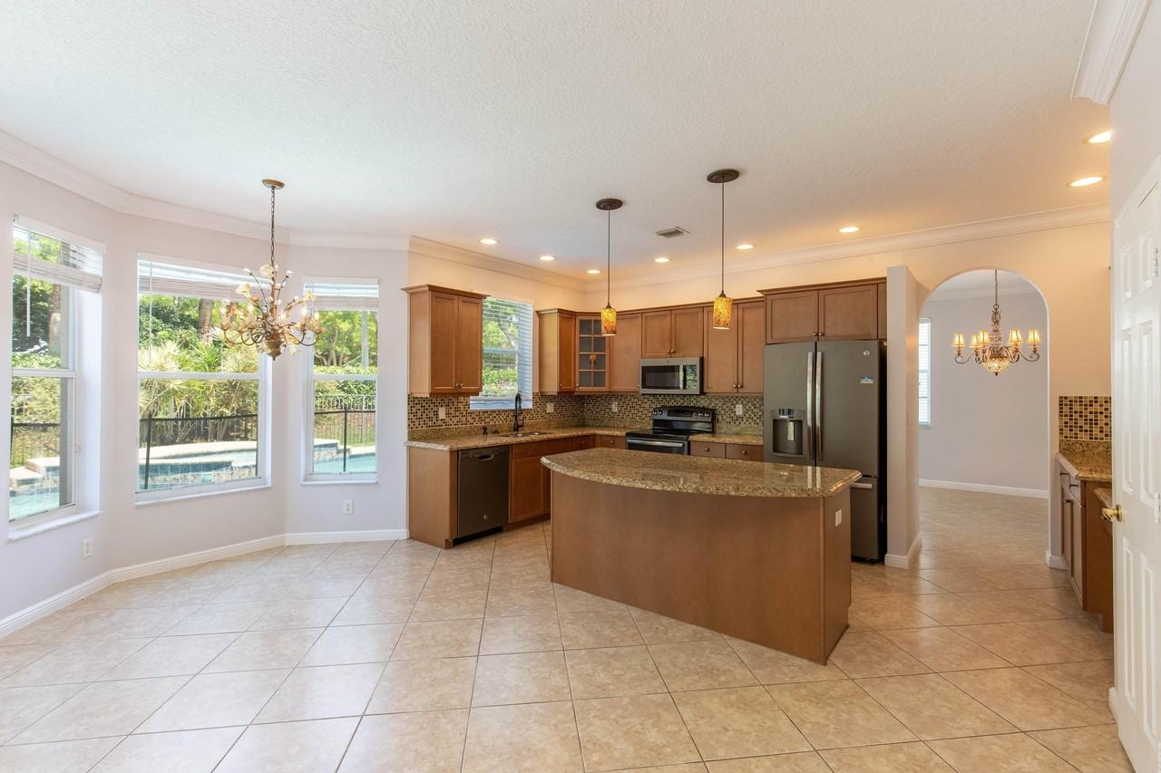 2316 Waburton Ter - Photo 5 of 27