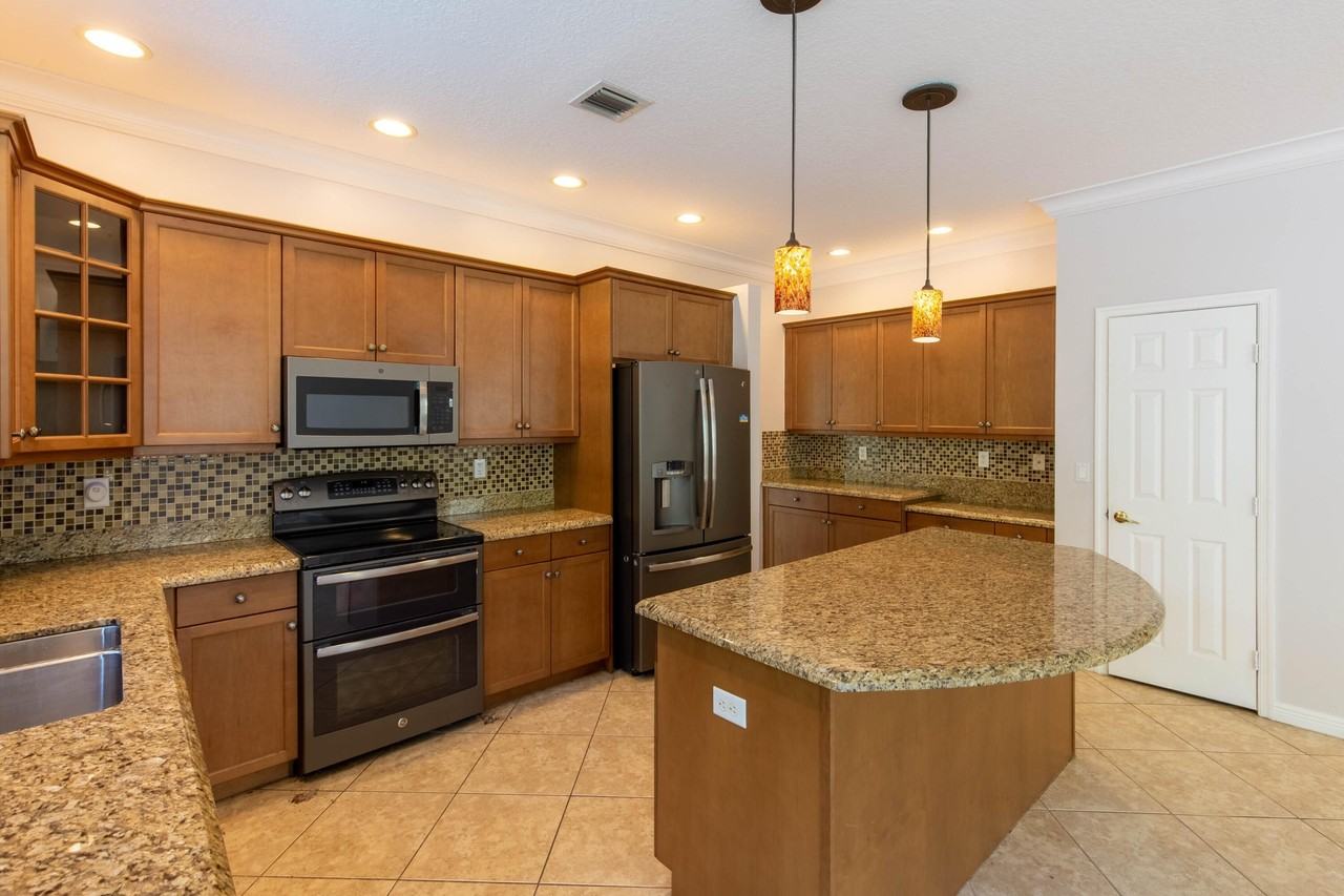 2316 Waburton Ter - Photo 7 of 27