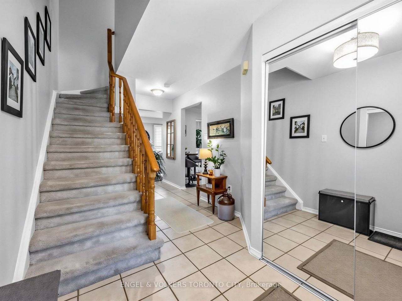 15 Fulton Cres - Photo 3 of 32