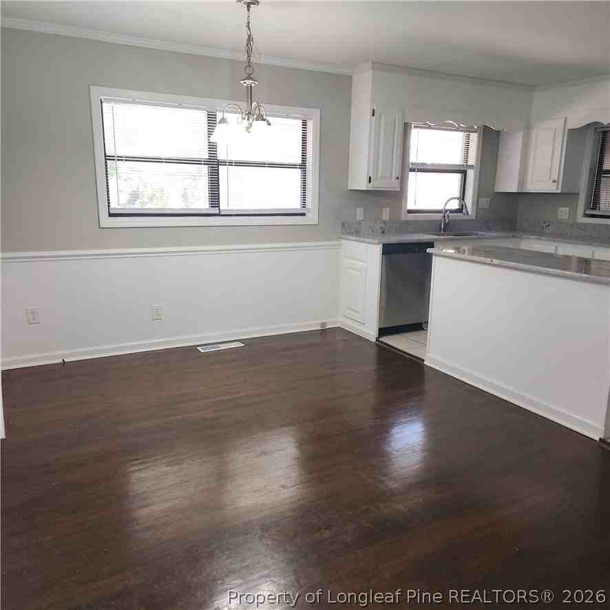1406 Raeford Rd - Photo 3 of 12