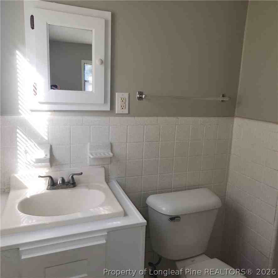 1406 Raeford Rd - Photo 7 of 12