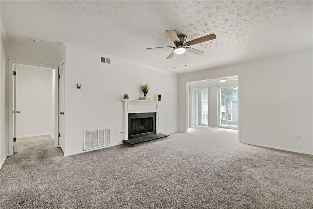 905 Augusta Dr - Photo 4 of 17