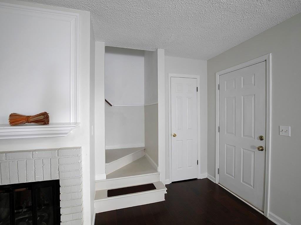 1018 Old Holcomb Bridge Rd - Photo 4 of 27