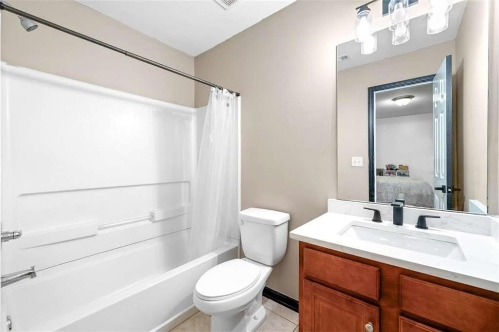 1501 Glen Ivy - Photo 3 of 14