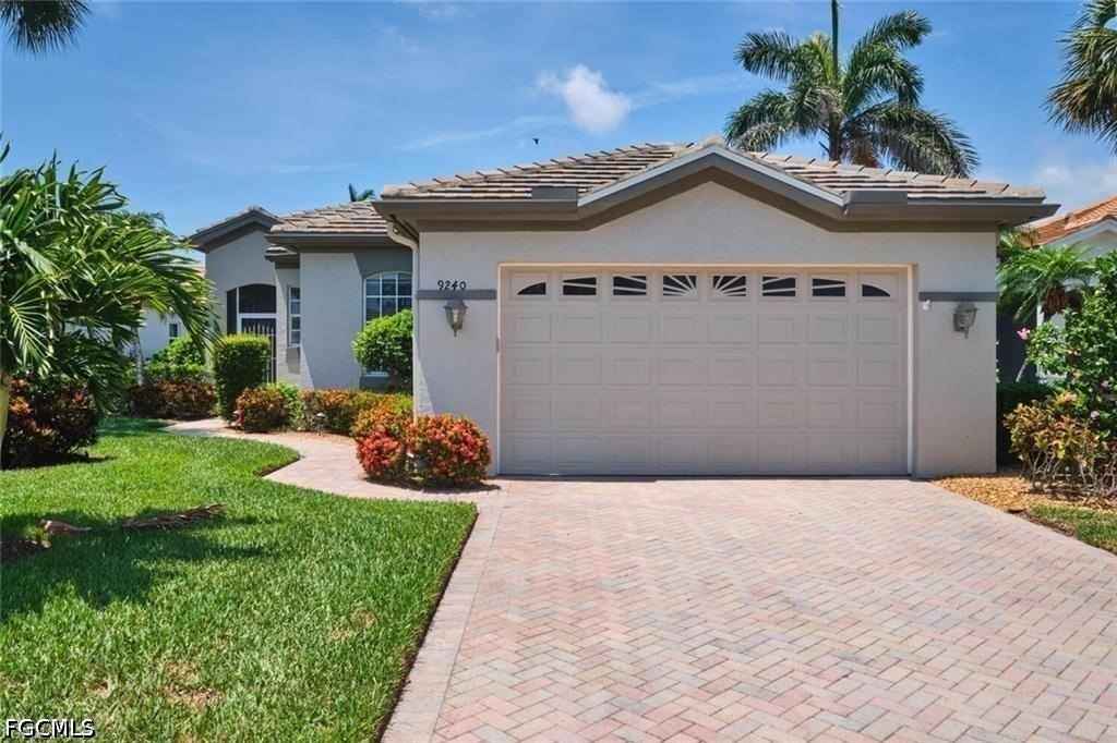 9240 Willowcrest Ct - Photo 2 of 50