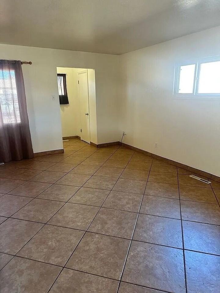 4024 Comanche Rd Ne - Photo 2 of 21