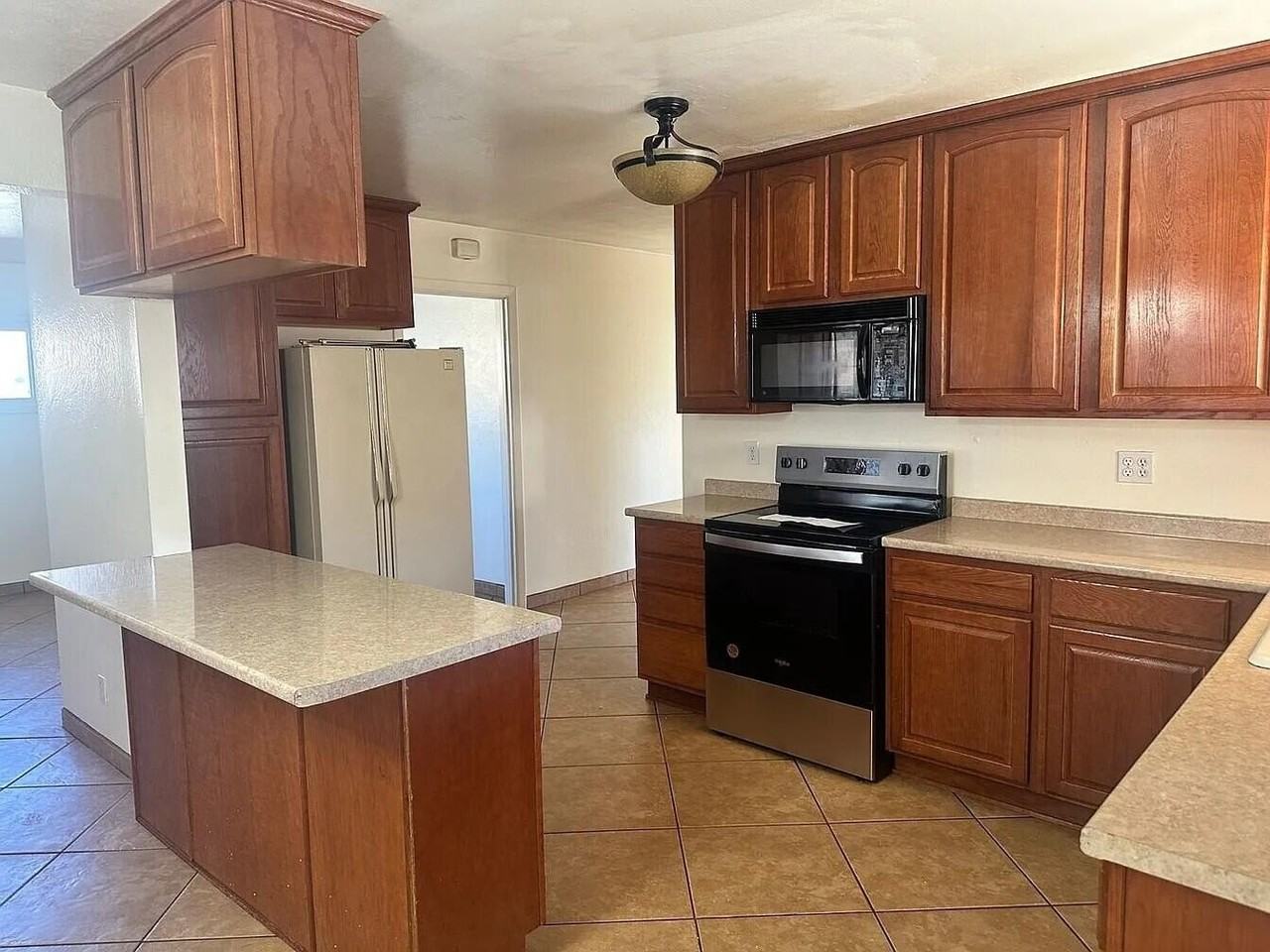 4024 Comanche Rd Ne - Photo 5 of 21