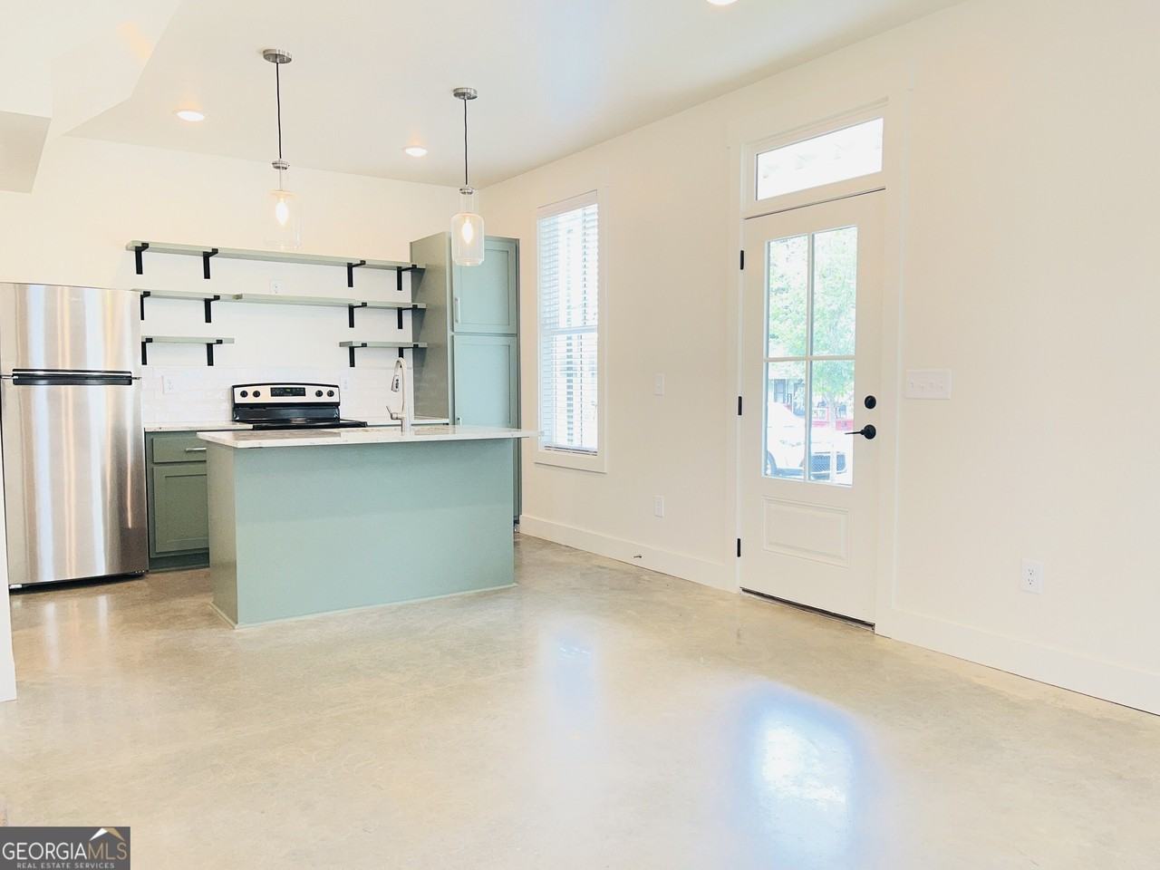 705 Jefferson St - Photo 4 of 32