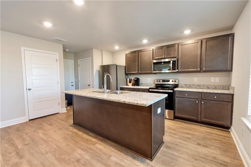 8120 Fairview Ct - Photo 5 of 16