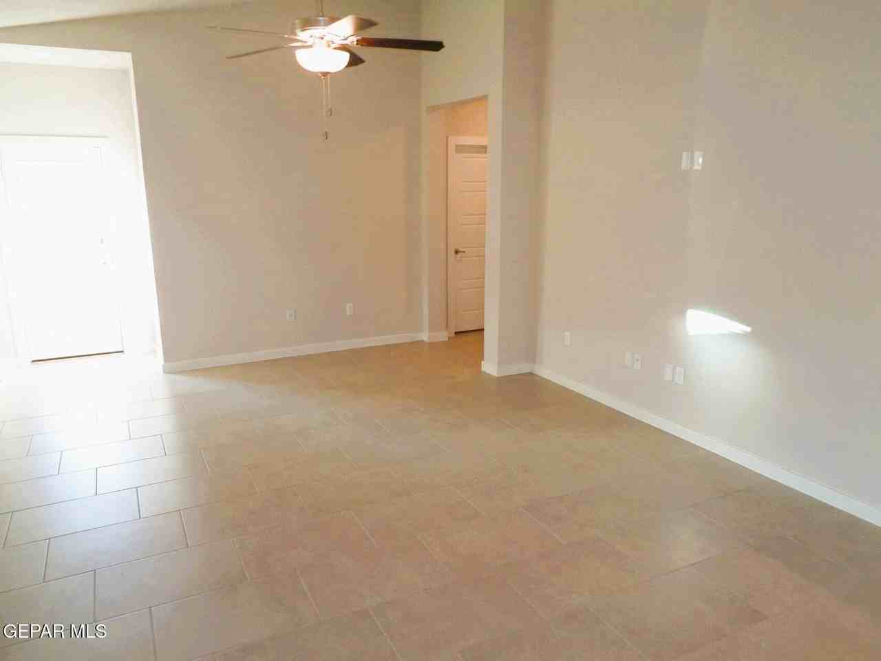 14932 Tierra Haven Ave - Photo 2 of 20