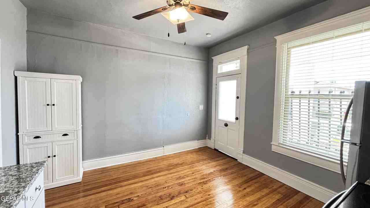 1509 E Yandell Dr #A - Photo 5 of 16