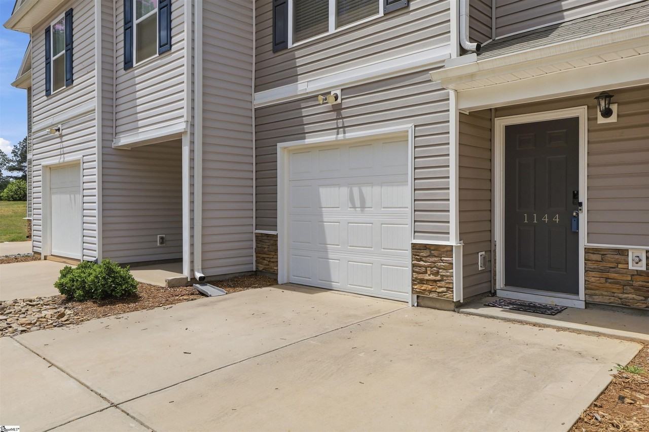 1144 S Norwhich Ln - Photo 2 of 31