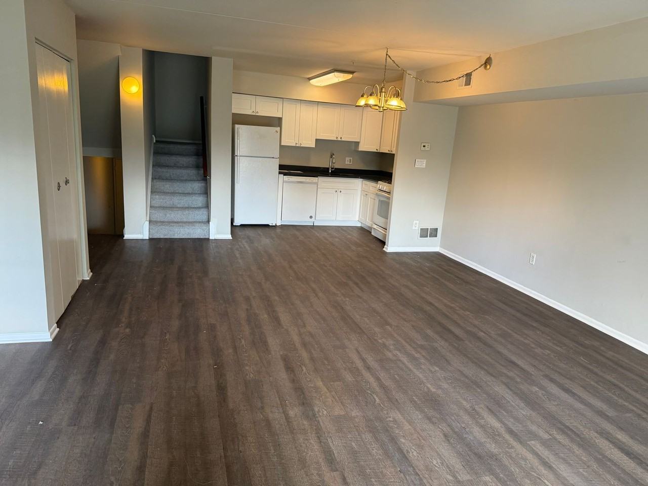202 Stony Way - Photo 2 of 17