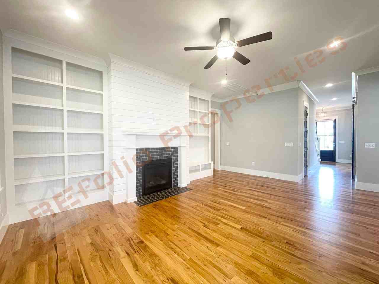 413 Ancient Oaks Dr - Photo 5 of 32