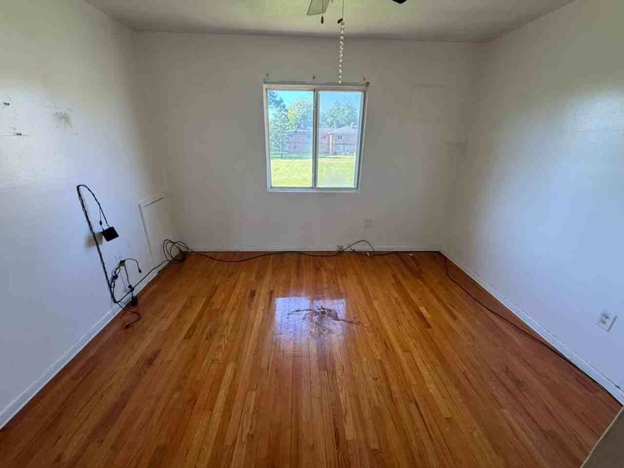 4889 Banbury Ct - Photo 3 of 11
