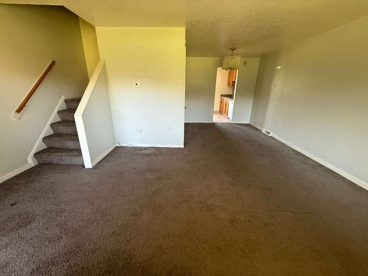 4889 Banbury Ct - Photo 7 of 11