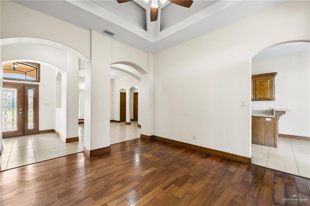801 New Orleans Cir - Photo 2 of 19