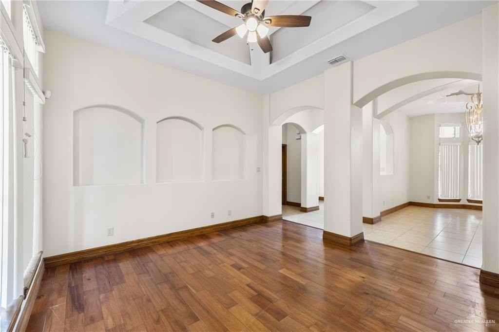 801 New Orleans Cir - Photo 4 of 19