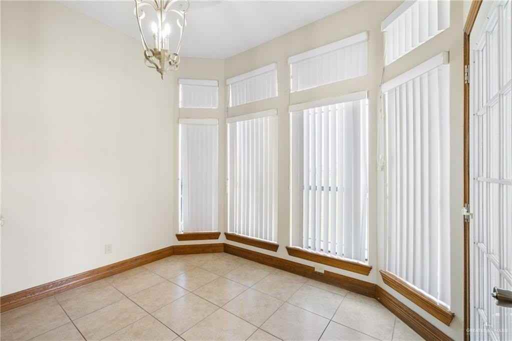 801 New Orleans Cir - Photo 6 of 19
