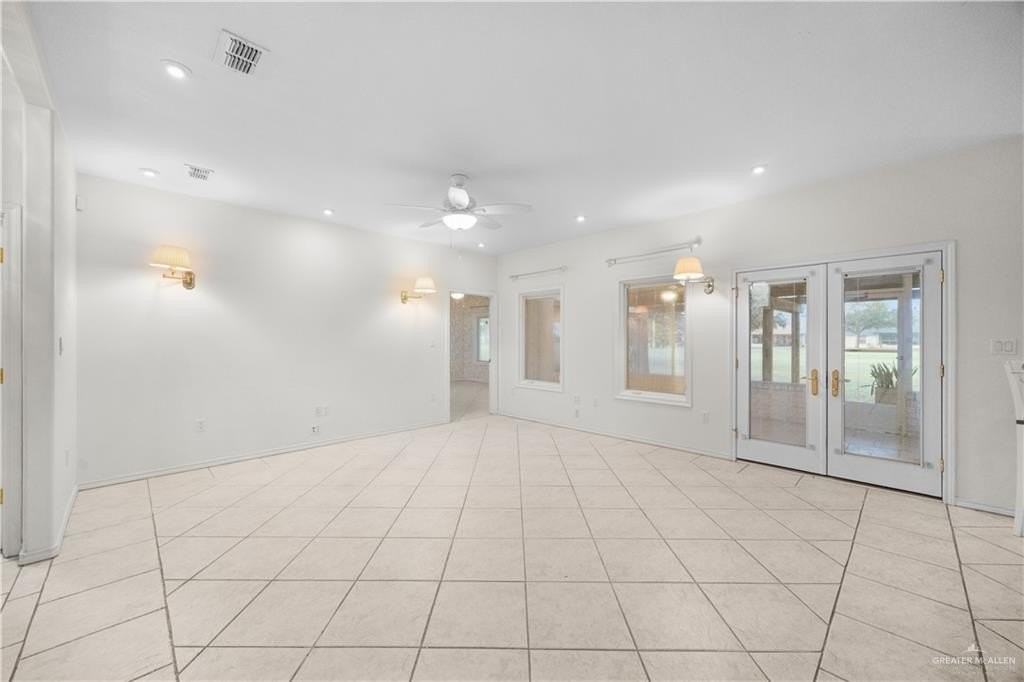 3321 Clubhouse Dr - Photo 5 of 24