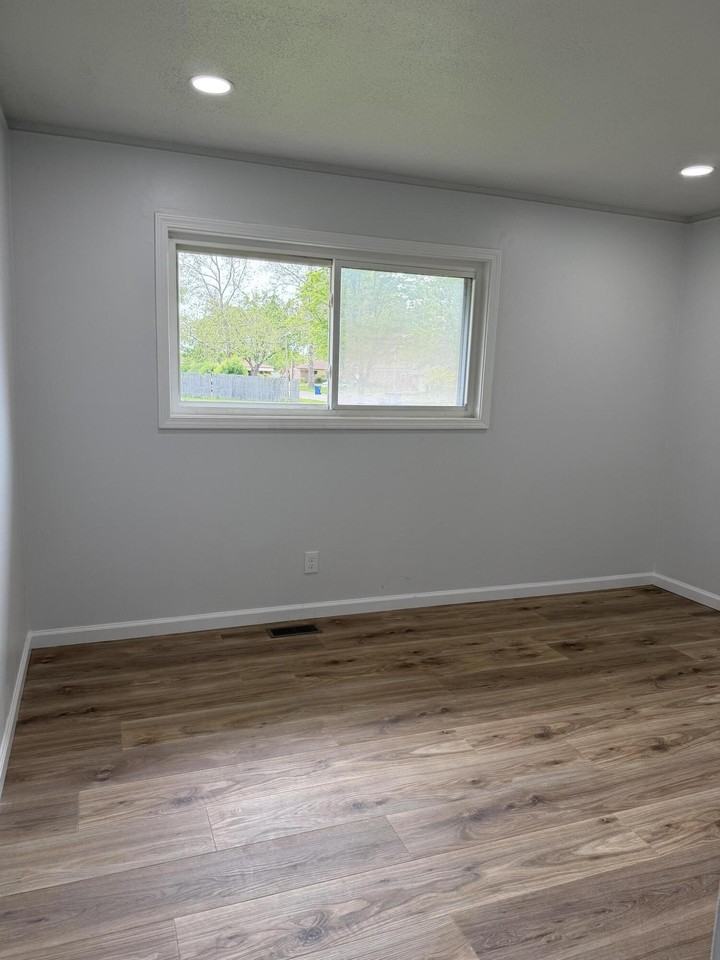 11809 Mckinley Dr - Photo 6 of 13