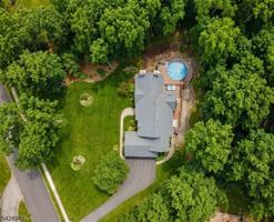 featured image of 11 Rosewood Ln