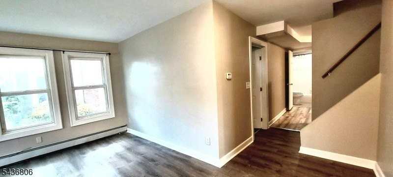 31 Stewart Pl - Photo 4 of 15