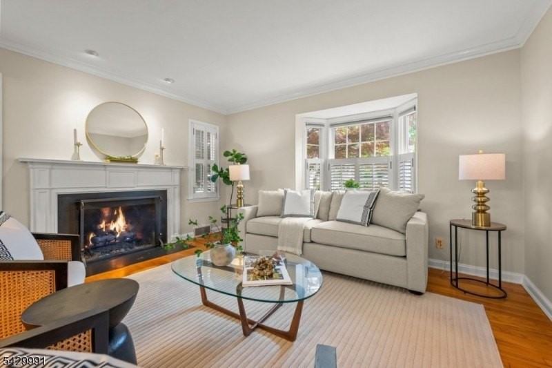 33 Exeter Rd - Photo 4 of 47
